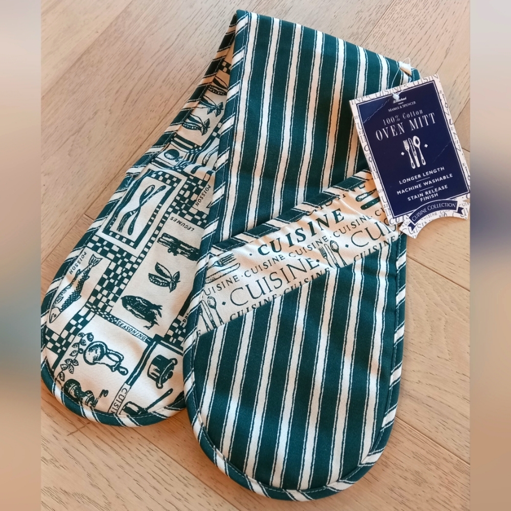 New. VTG. St Michael by Marks Spencers Cotton oven mitt. Made in UK